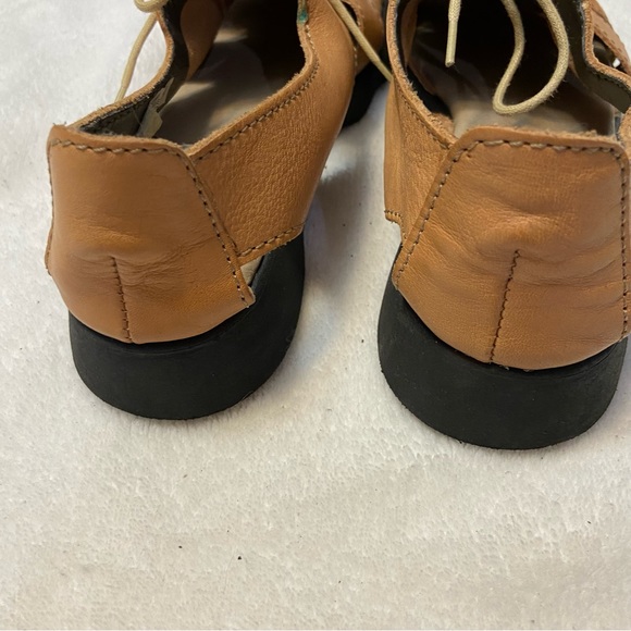 Aerosoles Tan Womens Fisherman Sandals / Loafers EUC size 6 - Picture 4 of 8